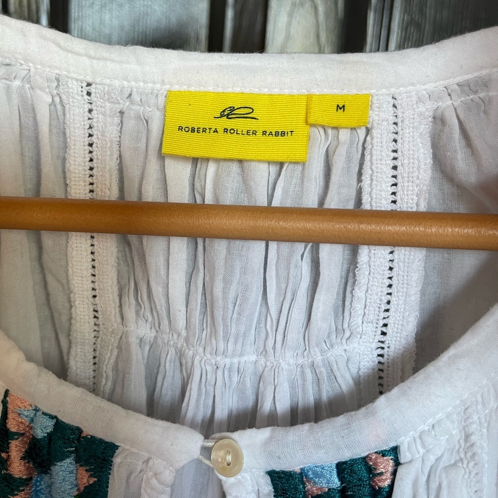 Roller Rabbit White Blouse with Multicolor Embroidered Pattern - Picture 5 of 5